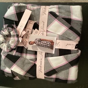 Victoria secret size large pajamas set w hair tie